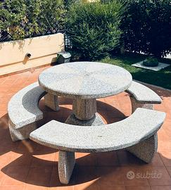 Tavolo da esterni in granito