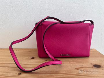 Mini borsa a tracolla Calvin Klein fucsia Abbigliamento e