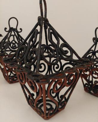 Lampade in ferro battuto da elettrificare. antichi