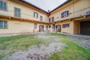 CASTELLETTO SOPRA TICINO - BILOCALE CON DOPPI SERV