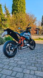 KTM 690 DUKE R