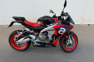 Aprilia tuono 660