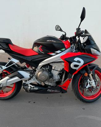 Aprilia tuono 660