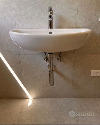 Lavandino Geberit con rubinetto Grohe