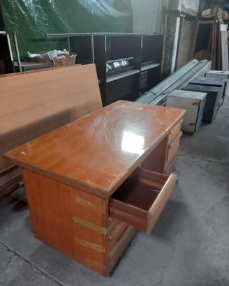 Scrivania legno da  ufficio 