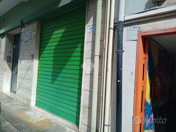 MONOLOCALE A TARANTO