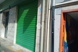 MONOLOCALE A TARANTO