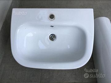 Lavabo in ceramica