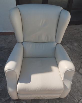 Poltrona relax Natuzzi in pelle bianca