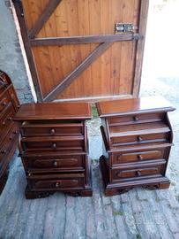 Coppia comodini in legno