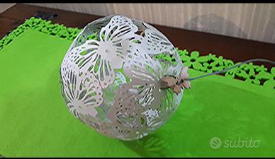 Palla decorativa con farfalle