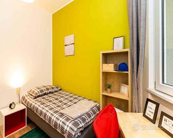Stanza in appartamento di 137 m² a Milano