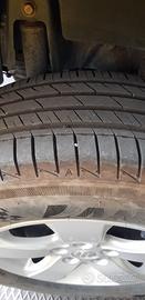 Pneumatici pari al nuovo 