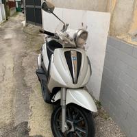 Beverly 300