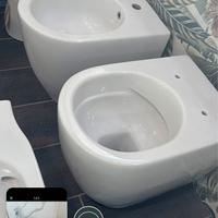 wc e bidet filo muro compreso di coprivaso 3 coppi