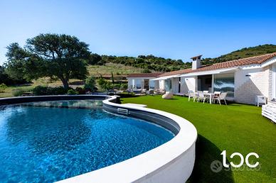 Villa esclusiva con piscina e vista mare
