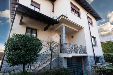 PORZIONE DI BIFAMILIARE A VERANO BRIANZA