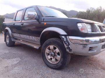 Nissan navara 2500 tdi autocarro anno 2000