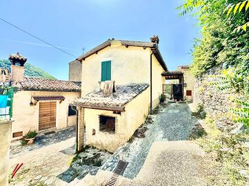 CASA SEMINDIPENDENTE A SPOLETO
