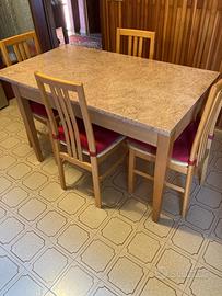 Tavolo da cucina con 6 sedie