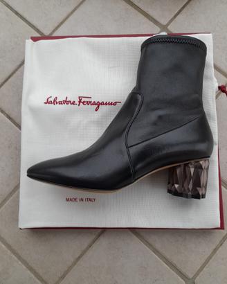 Stivali Ferragamo originali