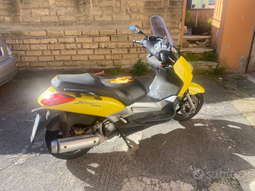 Yamaha xmax. 250