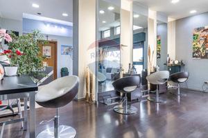 Negozio parrucchiere 100mq storico dal 1978