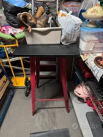 Tavolo alto in metallo da bar