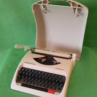 Macchina per scrivere Olympia Traveller De Luxe