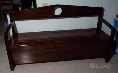 Panca portaoggetti antica restaurata