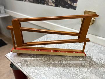 Gioco in legno a scivolo per biglie vintage