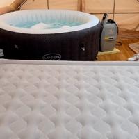 Tenda con vasta idromassaggio spa