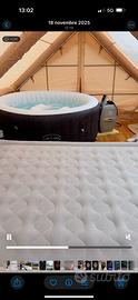 Tenda con vasta idromassaggio spa