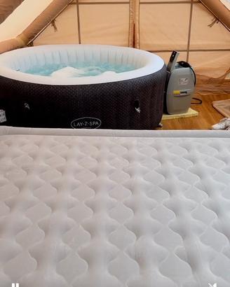 Tenda con vasta idromassaggio spa