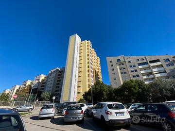 Quadrivano con box auto in zona Carbonazzi