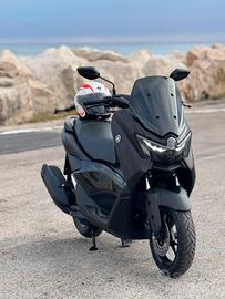 Yamaha Nmax Tech max 2025 MAGMA