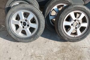 Gomme con cerchi in lega