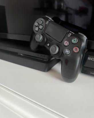 Ps4 slim 500gb 2 controller e 2 giochi