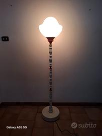 Piantana anni 60 con vetro in murano. 