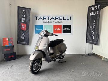 Vespa 125 GTS SUPERTECH E5+ GRIGIO OTTIMISTA MY25
