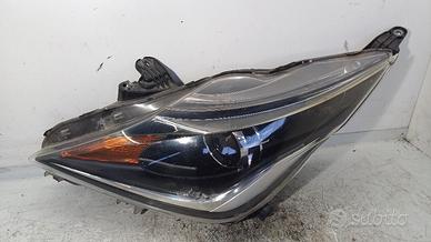 FARO ANTERIORE DESTRO TOYOTA Aygo 3° Serie 811300