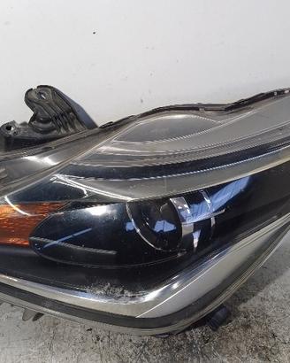 FARO ANTERIORE DESTRO TOYOTA Aygo 3° Serie 811300