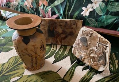 Set vaso e bassorilievi egiziani