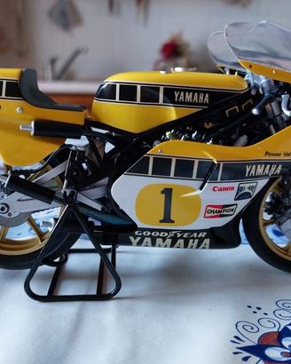 Modellino 1/12 Yamaha 500  K. Roberts  assemblata