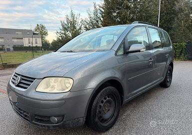 Volkswagen Touran - 7 posti - 2.0 tdi