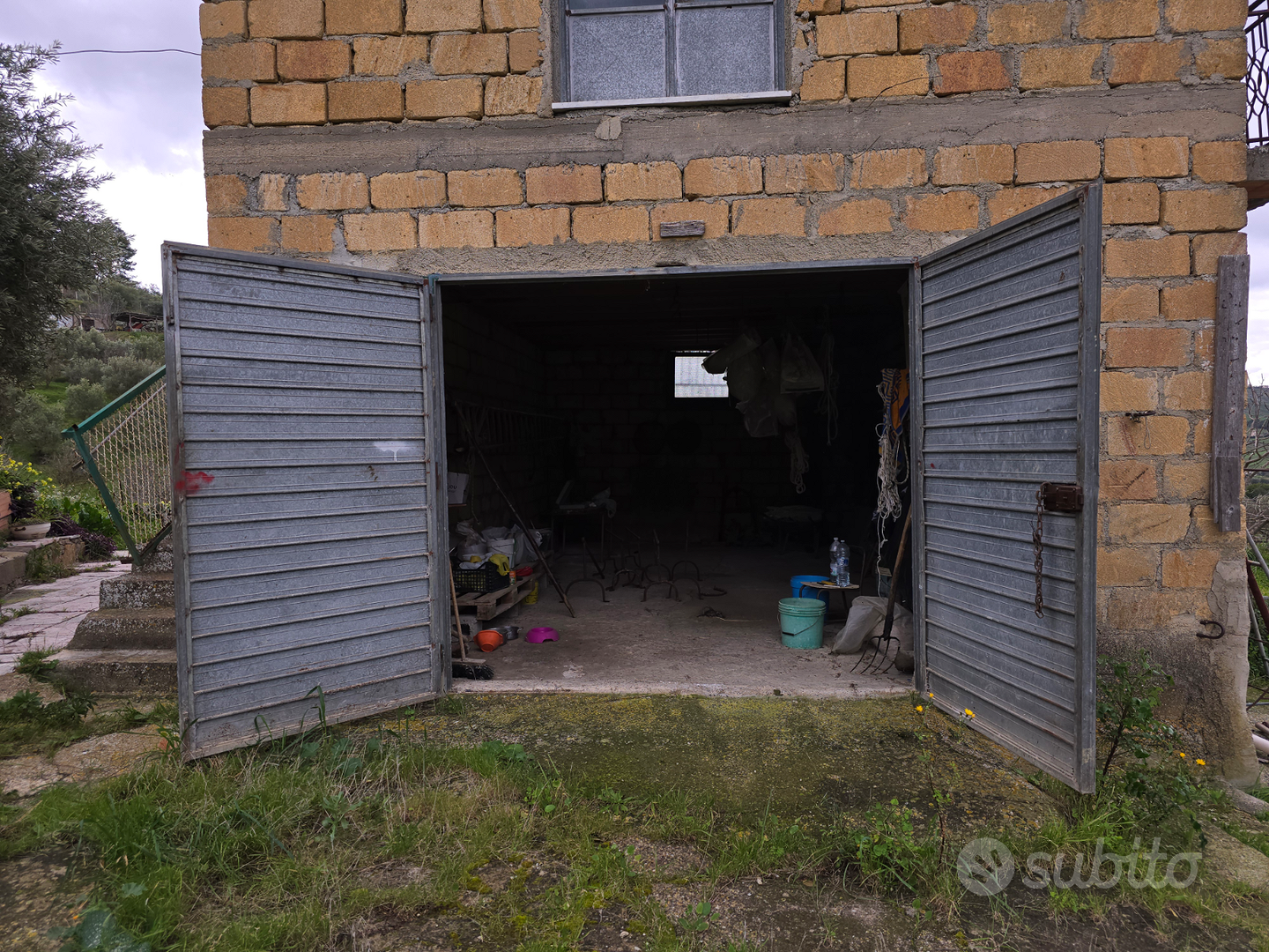 Casa di campagna con 10.000 metri di terreno - Vista 4