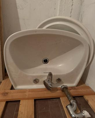Lavabo in ceramica bianca  + miscelatore e sifone