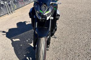 KAWASAKI Z 900 .