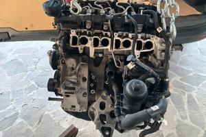 Motore  BMW B47 con pistone crepato