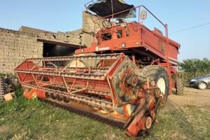 Mietitrebbia fiatagri 3350 al